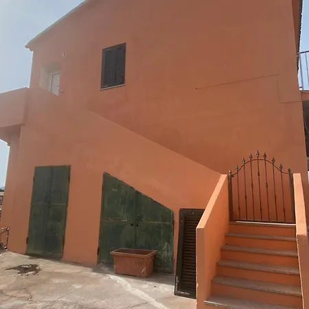Gerani Quadrilocale * San Teodoro (Sardinia)